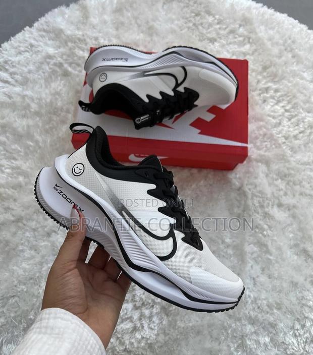 Nike Zoom X Smile Sneaker White/Black · Photo 1