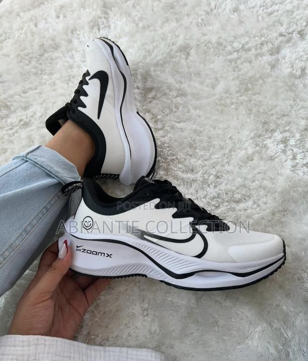 Nike Zoom X Smile Sneaker White/Black · Photo 2