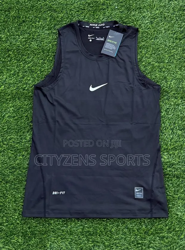 Nike Black Sleeveless Top · Photo 1