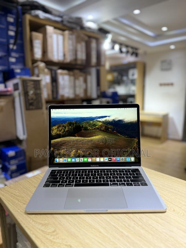 Laptop Apple MacBook Pro 2019 8GB Intel Core i5 SSD 256GB · Photo 1