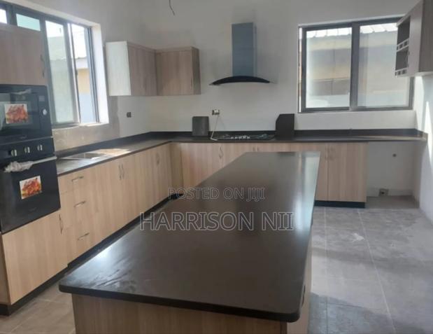 3bdrm House in Oyarifa for sale · Photo 8