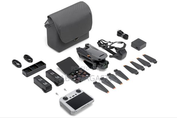 Dji Mavic 3 Pro Combo Camera Drone · Photo 4