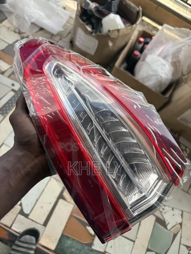 Ford Fusion 2014 Tail Light · Photo 1