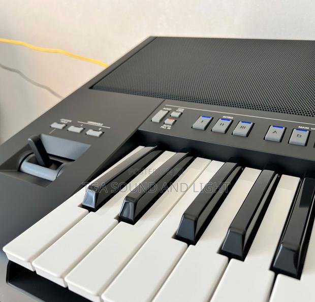 Yamaha PSR Sx720 Arranger Keyboard[Free Bag+Stand] · Photo 2