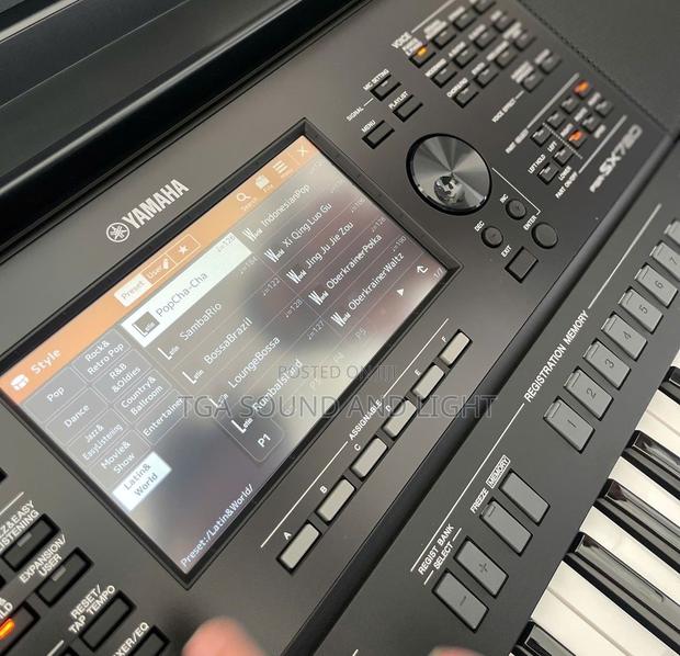 Yamaha PSR Sx720 Arranger Keyboard[Free Bag+Stand] · Photo 3