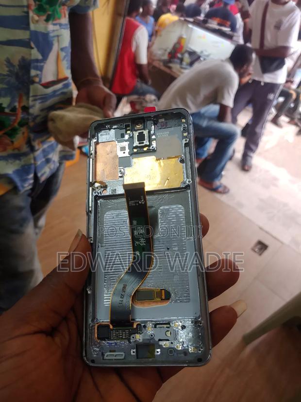 S20 Plus Screen · Photo 3