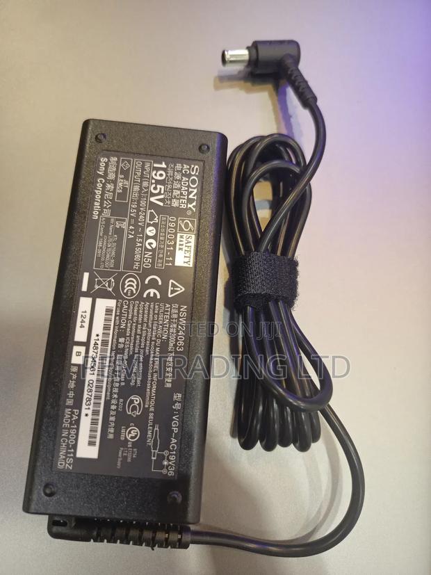 Original SONY Charger/ Adapter 90W · Photo 1