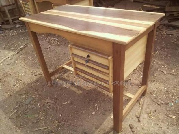 Office Table · Photo 1