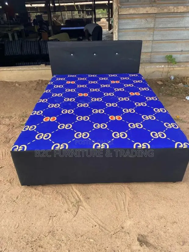 Inbuilt Double Bed · Photo 1