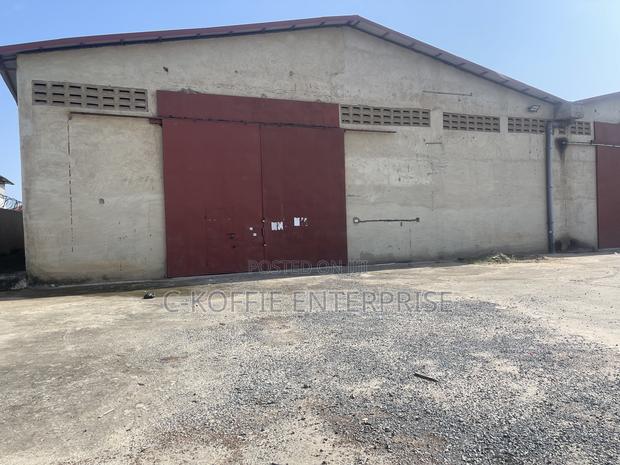 1500 SQM Warehouse + 2bedrooms for Sale Along Tema Motorway · Photo 4