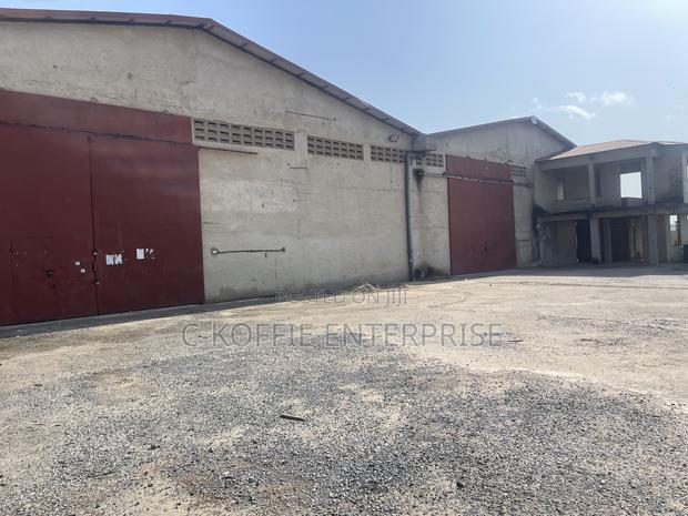 1500 SQM Warehouse + 2bedrooms for Sale Along Tema Motorway · Photo 6