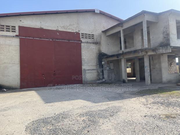 1500 SQM Warehouse + 2bedrooms for Sale Along Tema Motorway · Photo 5