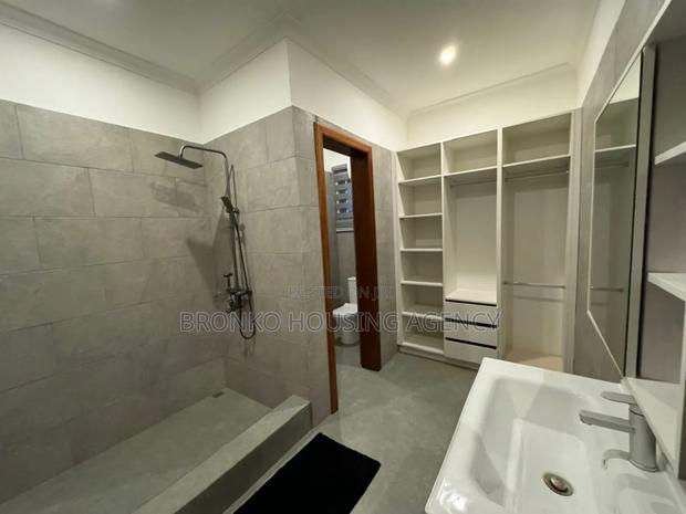 Furnished 2bdrm Townhouse / Terrace in Bronko Housing, Spintex · Photo 5