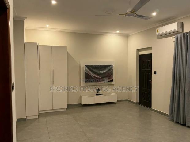Furnished 2bdrm Townhouse / Terrace in Bronko Housing, Spintex · Photo 6