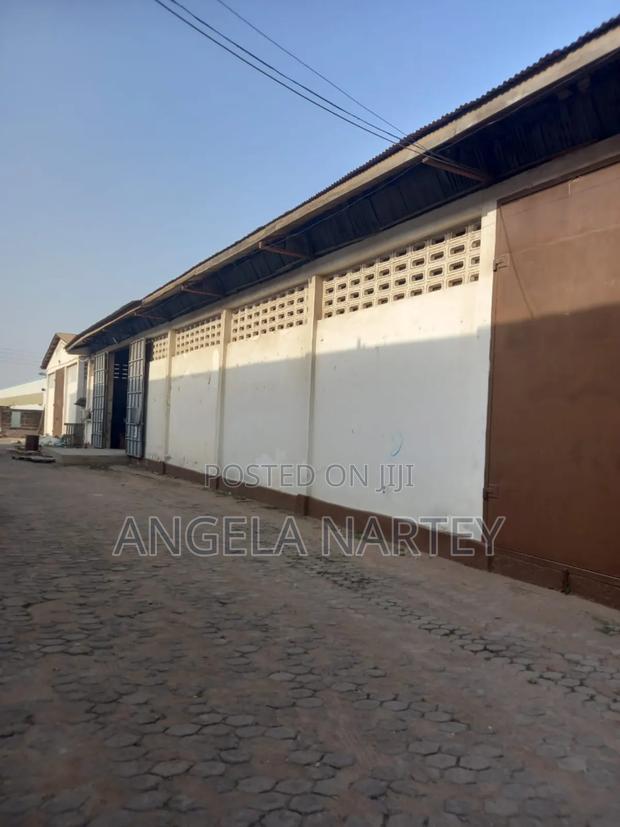 1100 Square Meter Warehouse for Sale in Tema · Photo 1