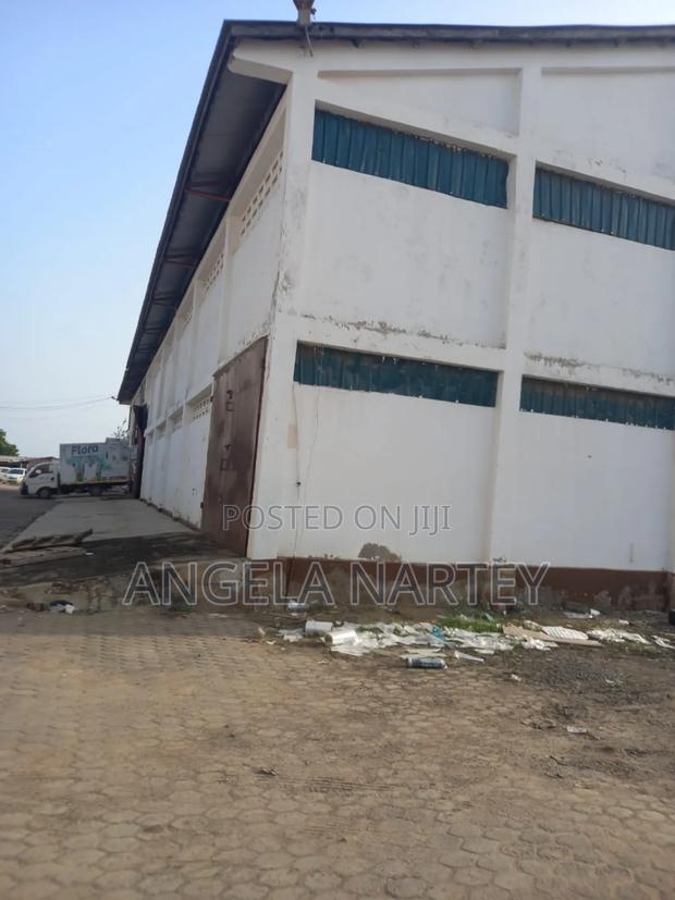 1100 Square Meter Warehouse for Sale in Tema · Photo 2