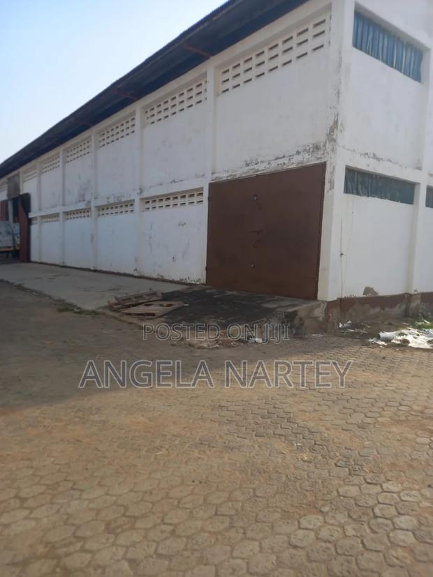1100 Square Meter Warehouse for Sale in Tema · Photo 5