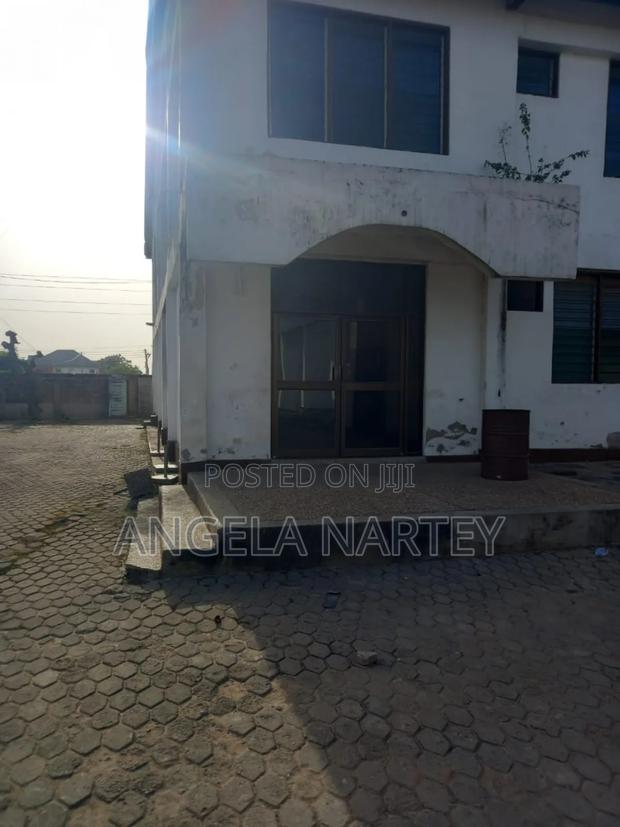 1100 Square Meter Warehouse for Sale in Tema · Photo 6