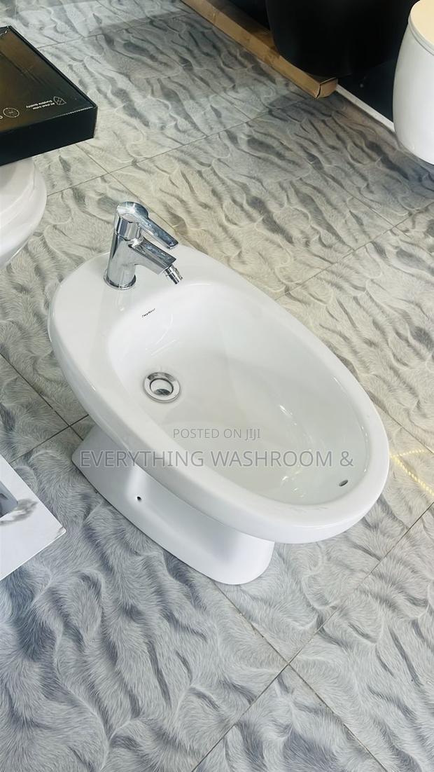 Bidet Urinal Pot · Photo 1