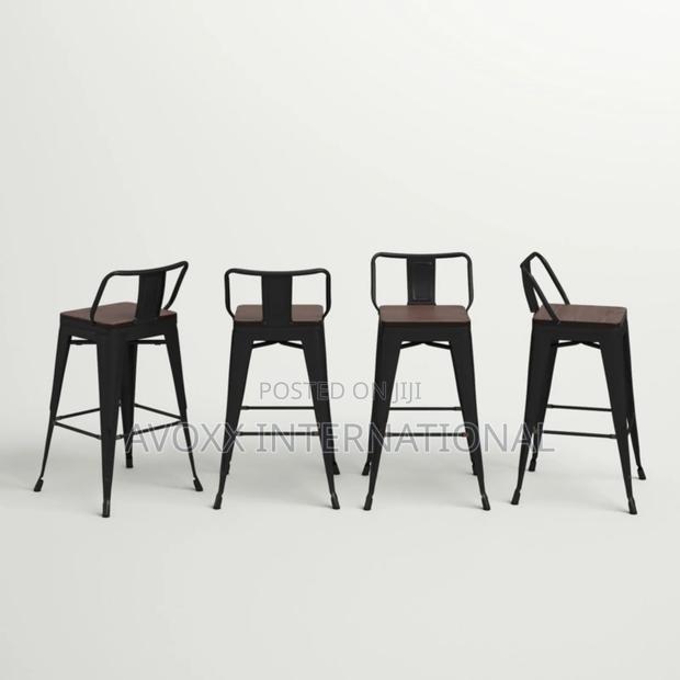 Milanhomme
Kaleo Swivel Solid Wood Counter Bar Stool 4 PCS · Photo 3