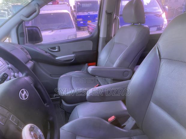 Hyundai Starex 2014 Silver · Photo 5