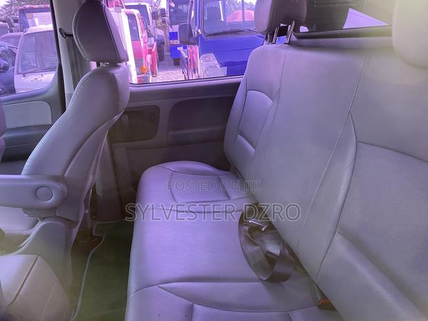 Hyundai Starex 2014 Silver · Photo 6