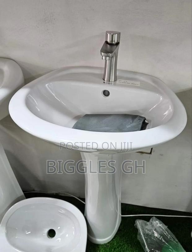 Basin With Pedestal + Tap Complete · Photo 2