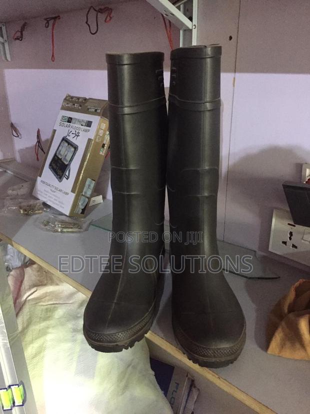 Black Wellington Boot · Photo 4