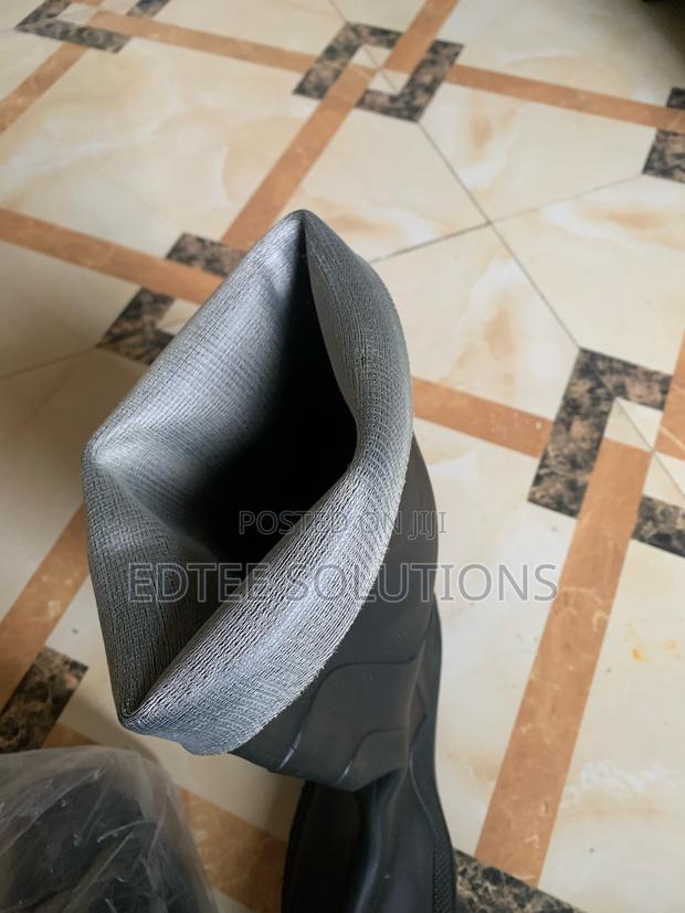 Black Wellington Boot · Photo 2