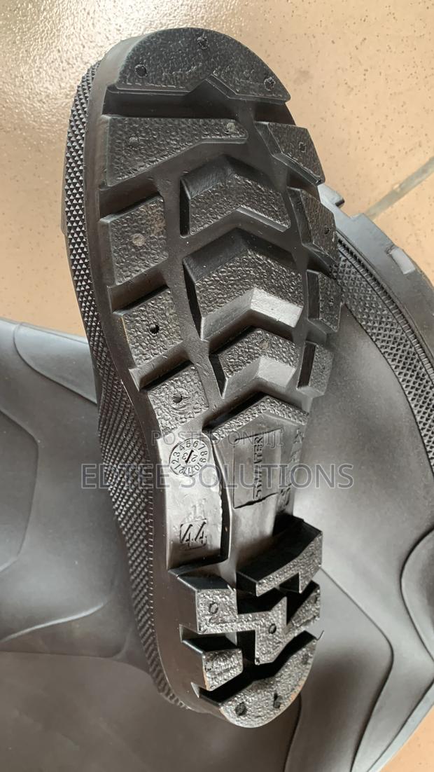 Black Wellington Boot · Photo 3