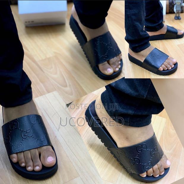 High Quality Unisex Slippers/Slides · Photo 5