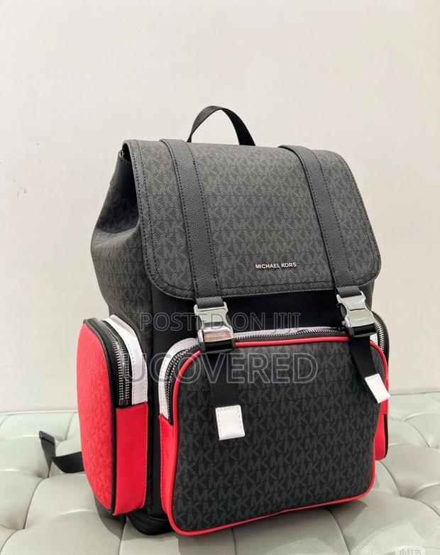 Michael Kors Leather Backpack · Photo 1