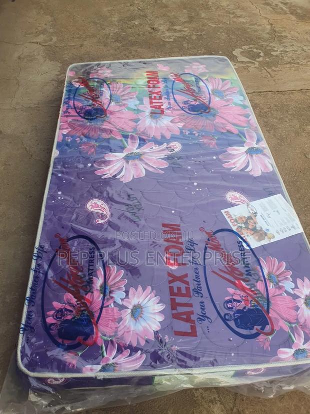 6 Inches One and Half High Density Mattress · Photo 3
