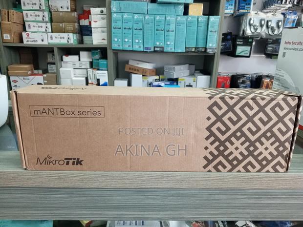 Mikrotik Mantbox 15s 15dbi Sector Antenna Rb921gs-5hpacd-15s · Photo 1