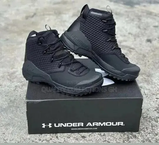 Under Armour Sneakers · Photo 1