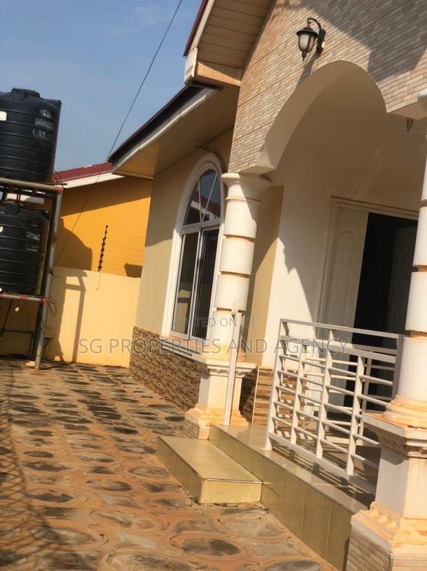 3bdrm House in Spintex for rent · Photo 2