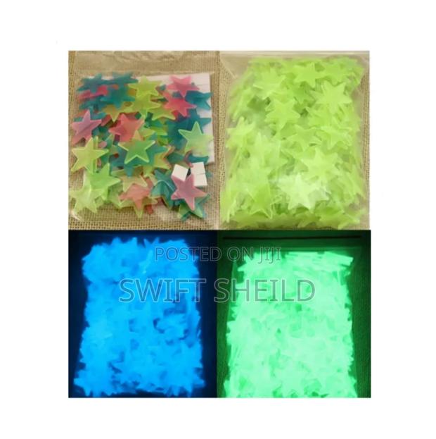 100 Peices Star Glow In Dark Stickers · Photo 3