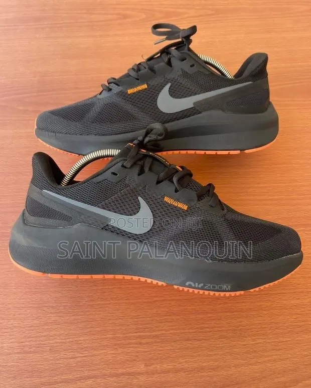 Nike Trainers · Photo 1