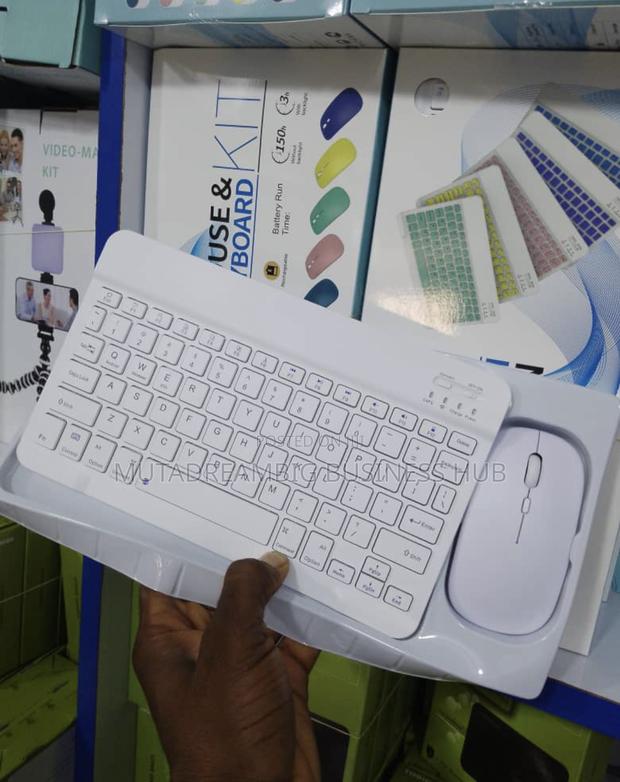 All Kinds of Computer Accessories Are Available · Photo 7
