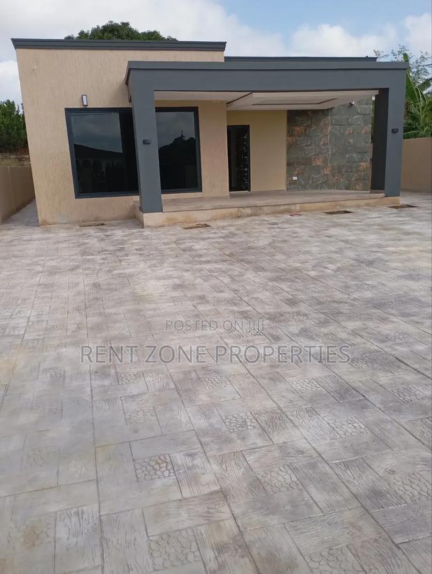 4bdrm Maisonette in Ofankor for sale · Photo 2