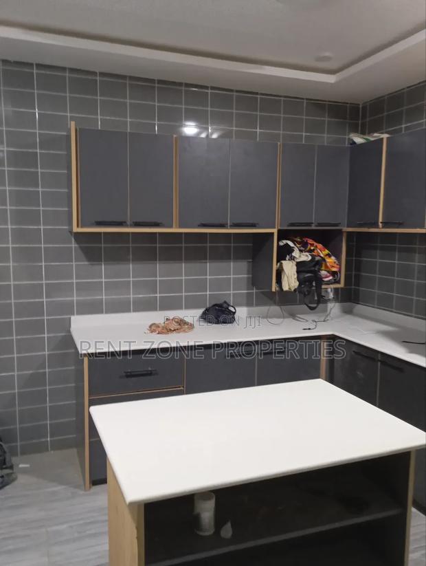 3bdrm Duplex in Ofankor for sale · Photo 3