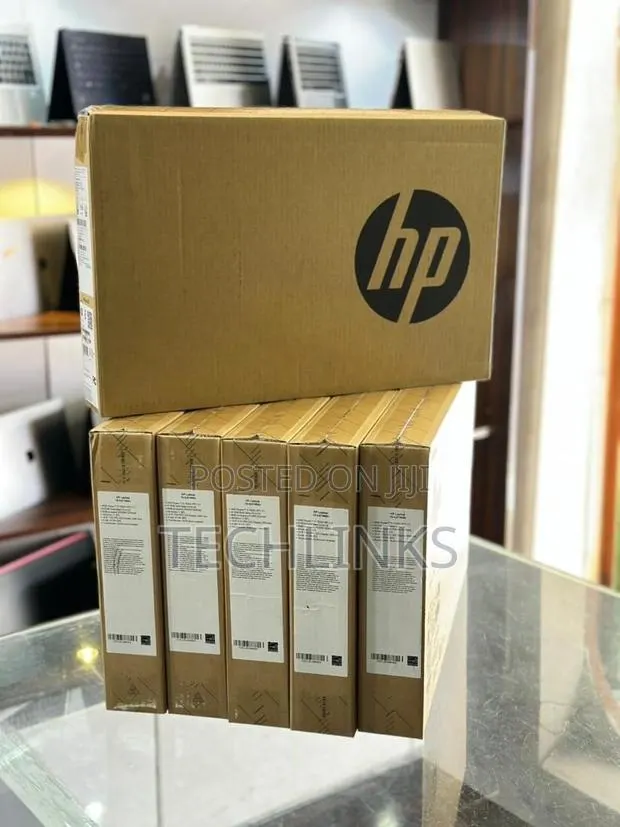 New Laptop HP 15 16GB AMD Ryzen 5 SSD 512GB · Photo 1