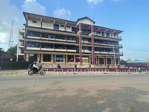Twin Multipurpose 8 Storey Plaza · Photo 5