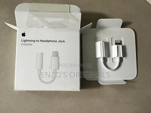 Apple Lightning to 3.5mm Headphone Jack · Photo 2