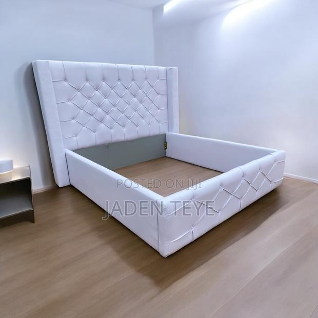 White Queen Size Available for Sell · Photo 1