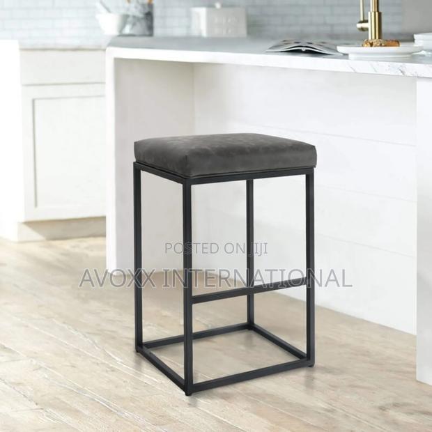Borgen Counter Bar Stool · Photo 3
