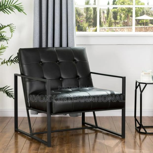 Glitzhome Leatherette Button-Tufted Accent Arm Chair · Photo 4