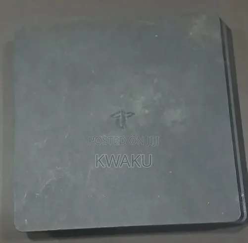 Play Station 4 Slim · Photo 1