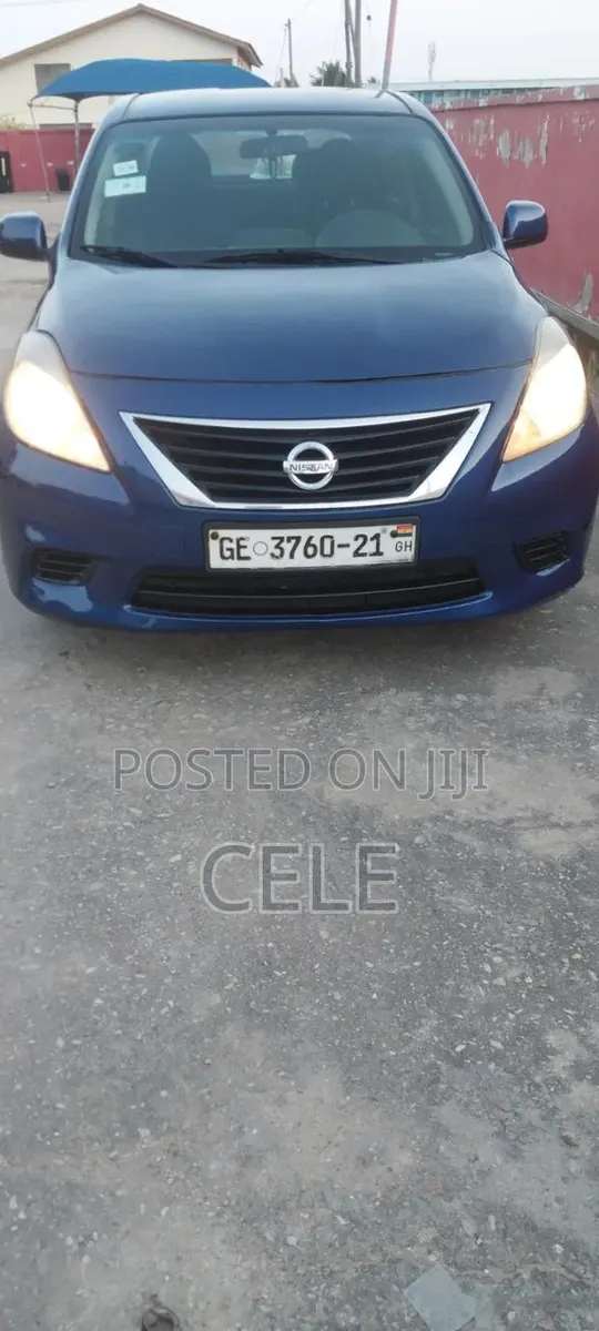 Nissan Versa 2013 Blue · Photo 1