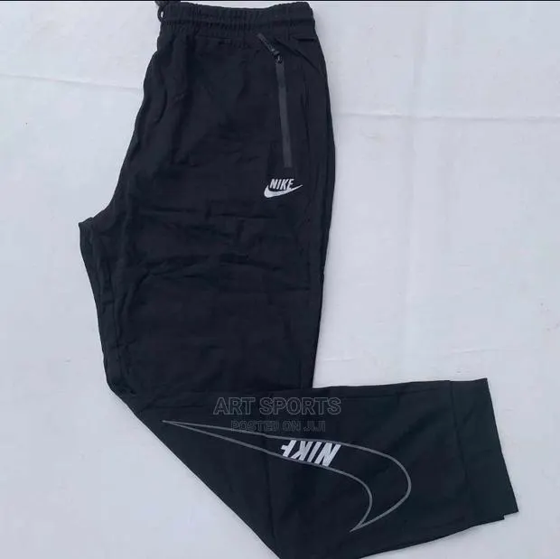 Nike Joggers · Photo 1